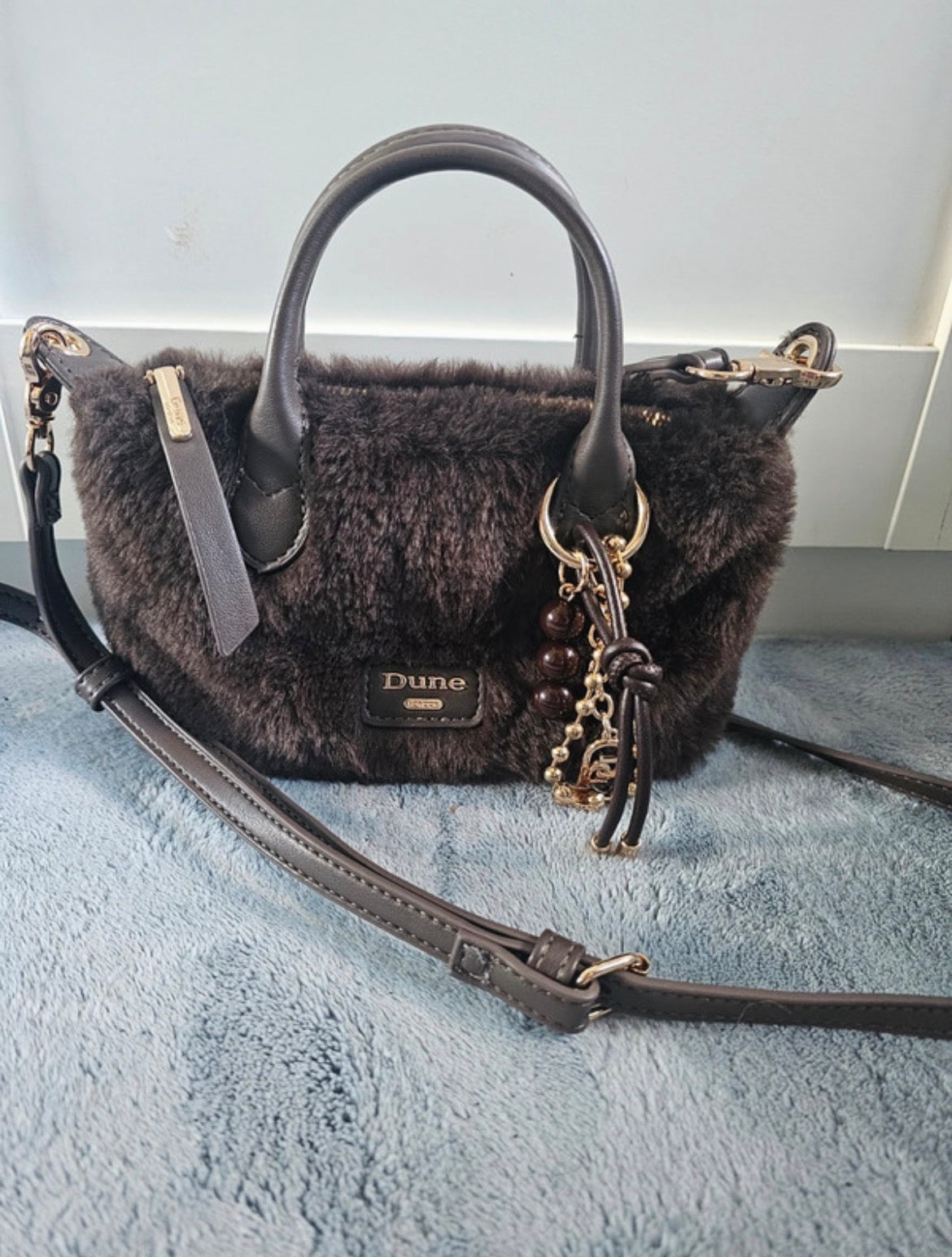Dune Faux Fur Mini Crossbody чанта