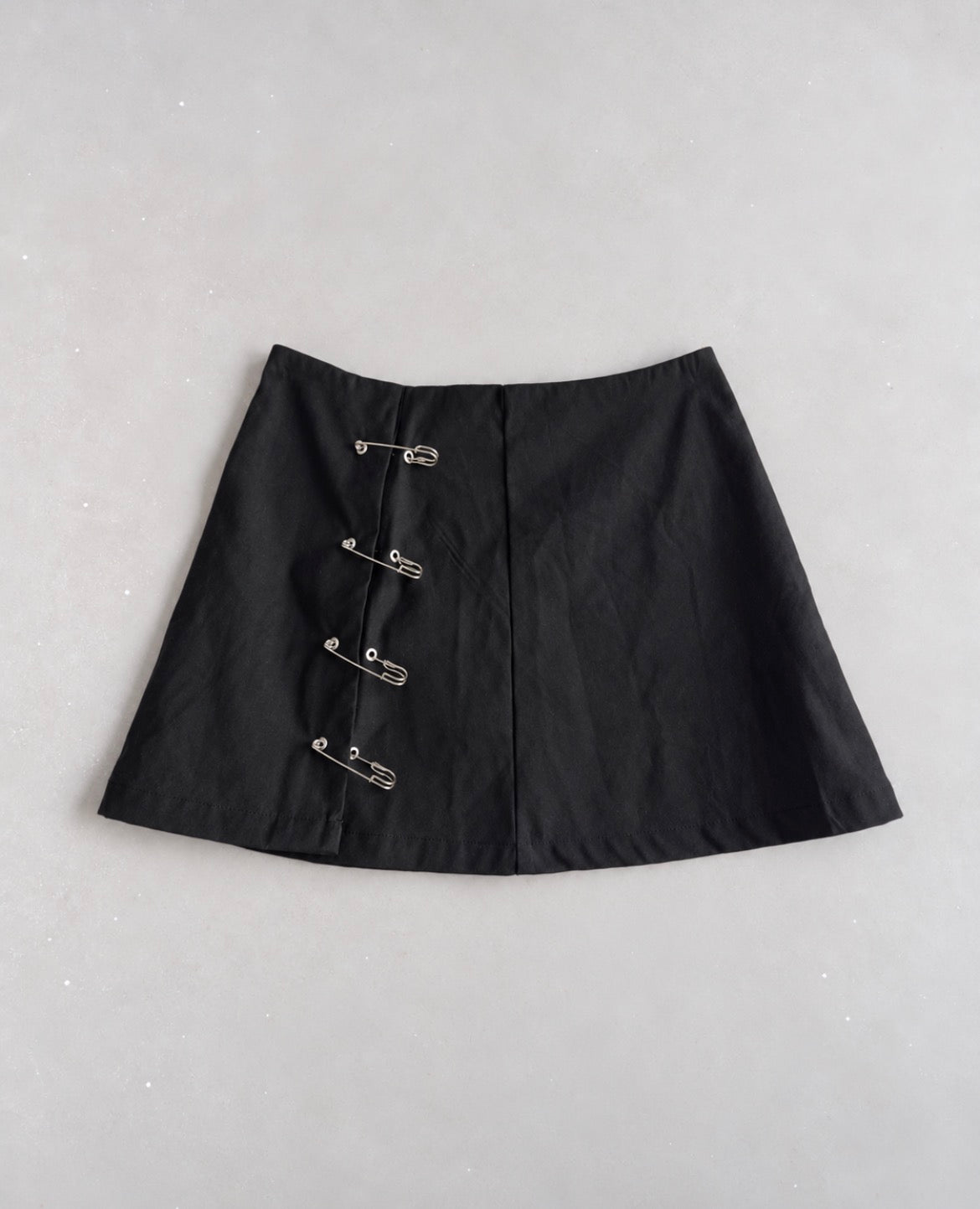 UNIF Collins Safety Pin Mini пола
