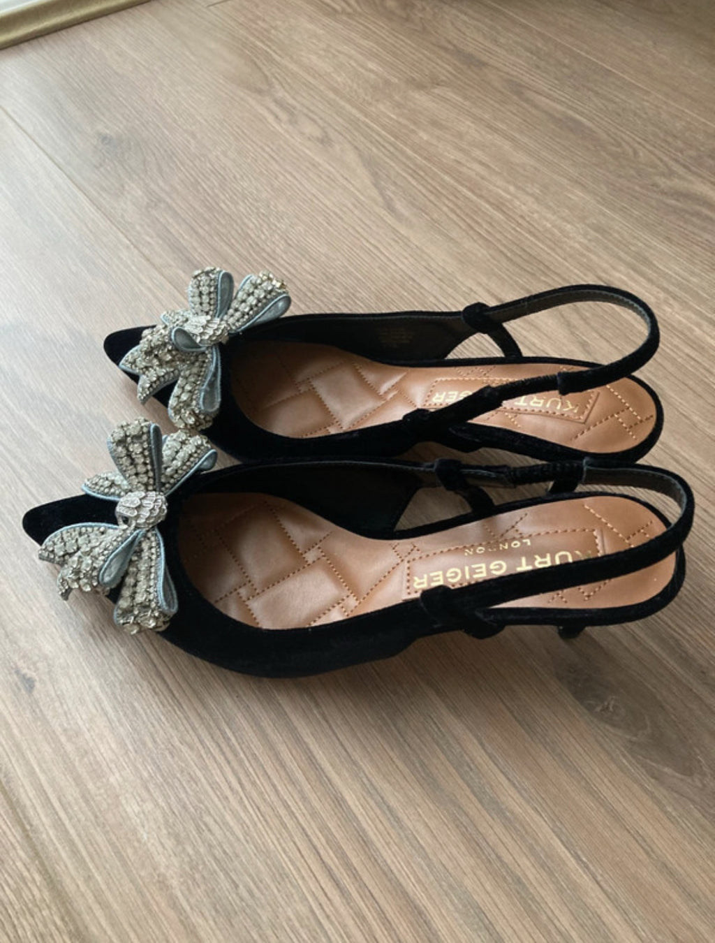 Kurt Geiger Belgravia Sling обувки от естествен велур