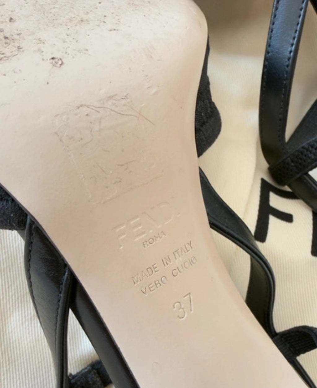 Fendi Colibrì Slingback обувки на ток