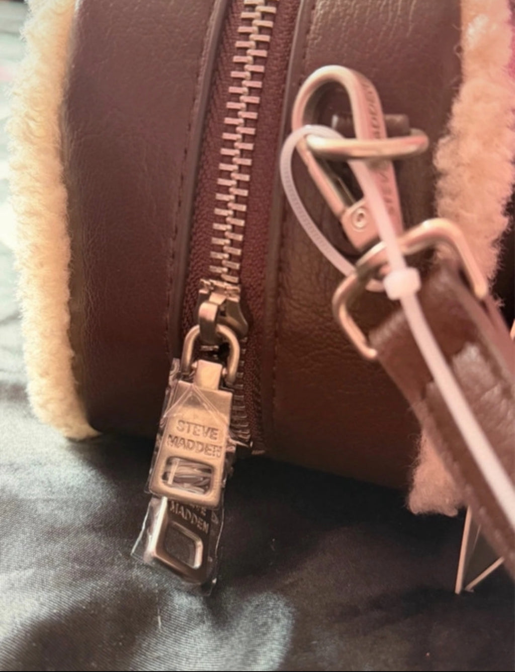 Чанта Steve Madden с teddy акценти