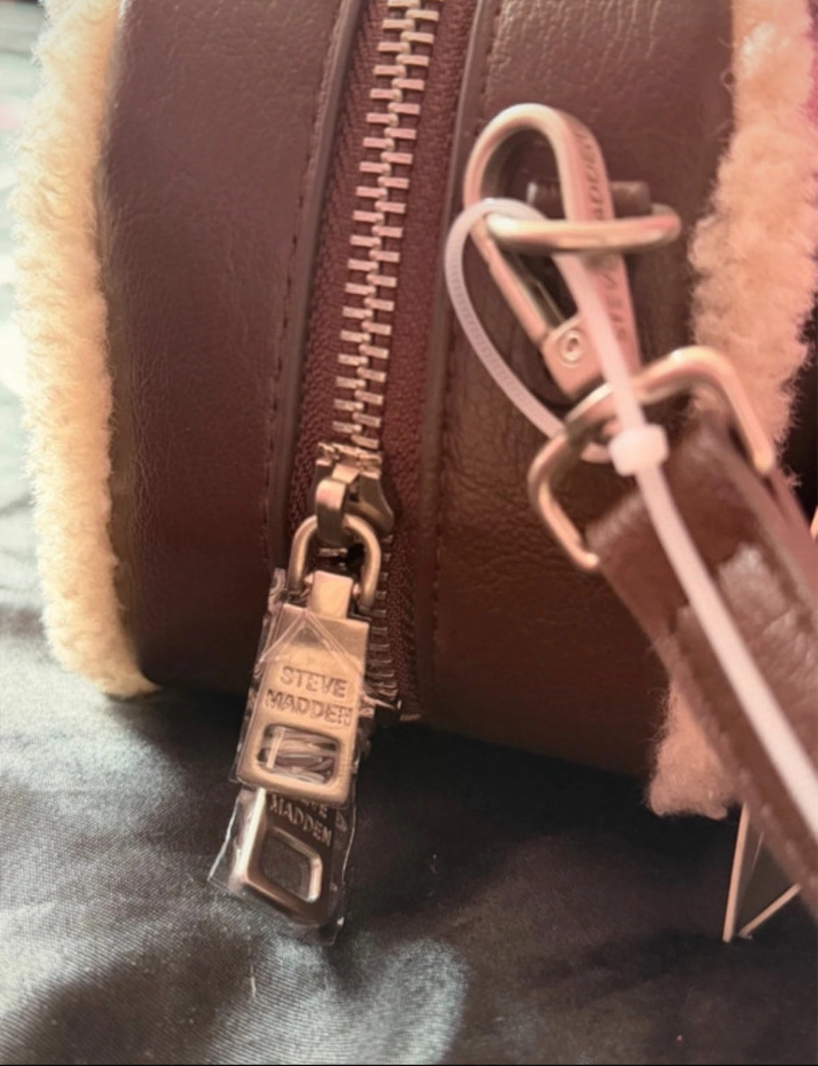 Чанта Steve Madden с teddy акценти