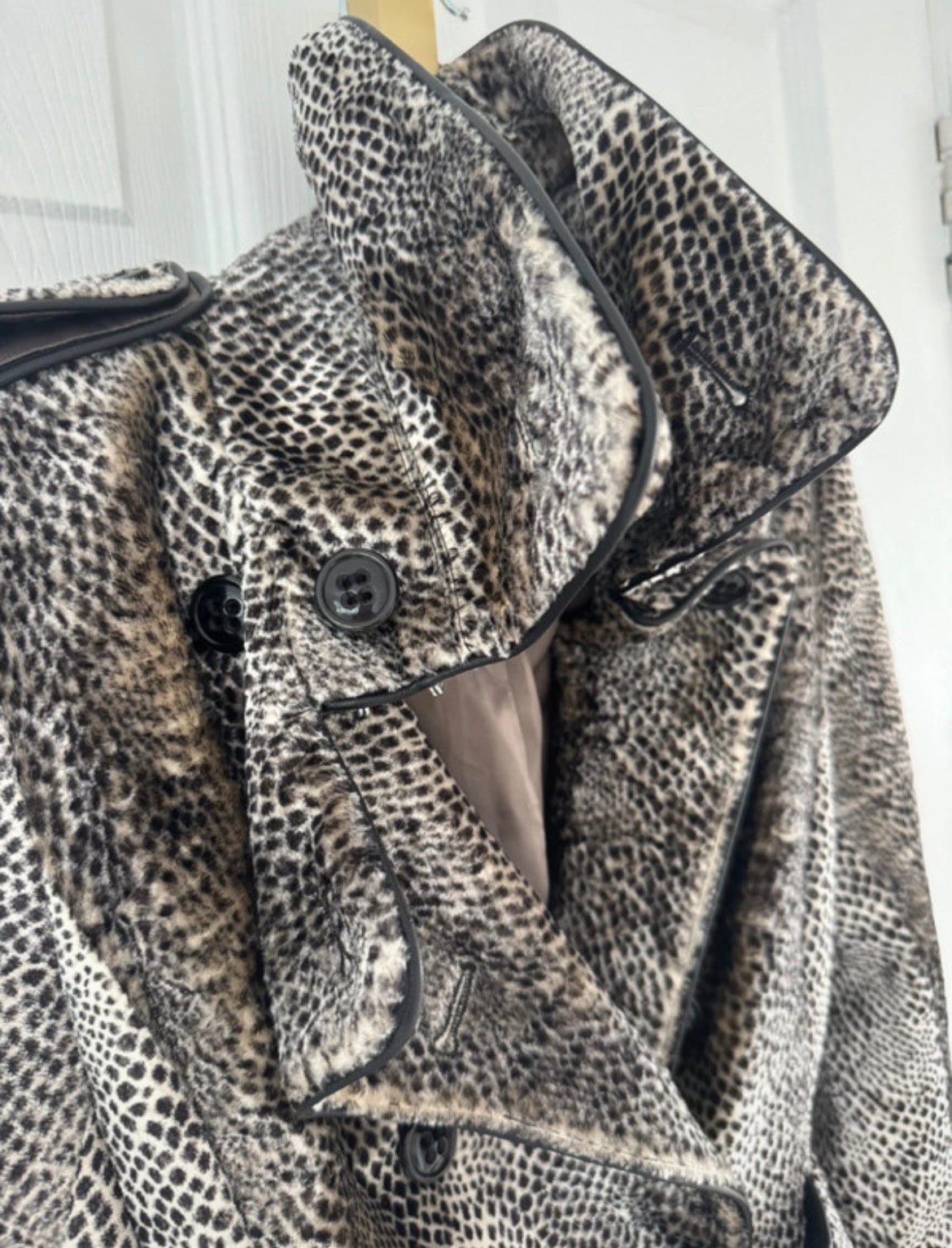 Vintage Karen Millen дълго палто със змийски принт и колан