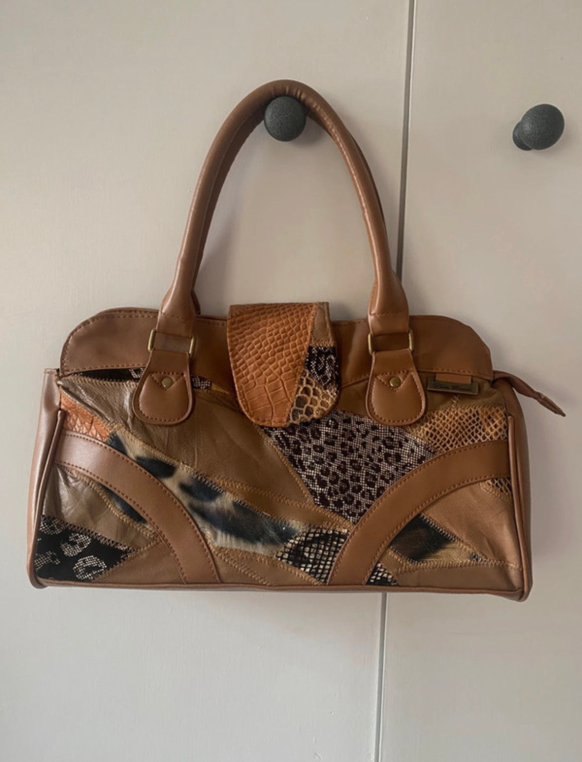 Rosa Benini Y2K Patchwork Bowling Bag – винтидж чанта с животински принтове