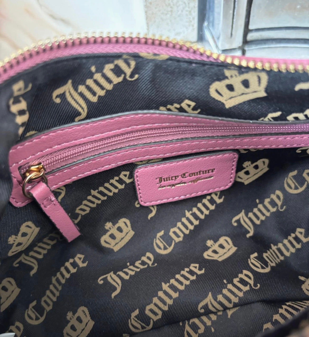 Juicy Couture Varsity велурена чанта