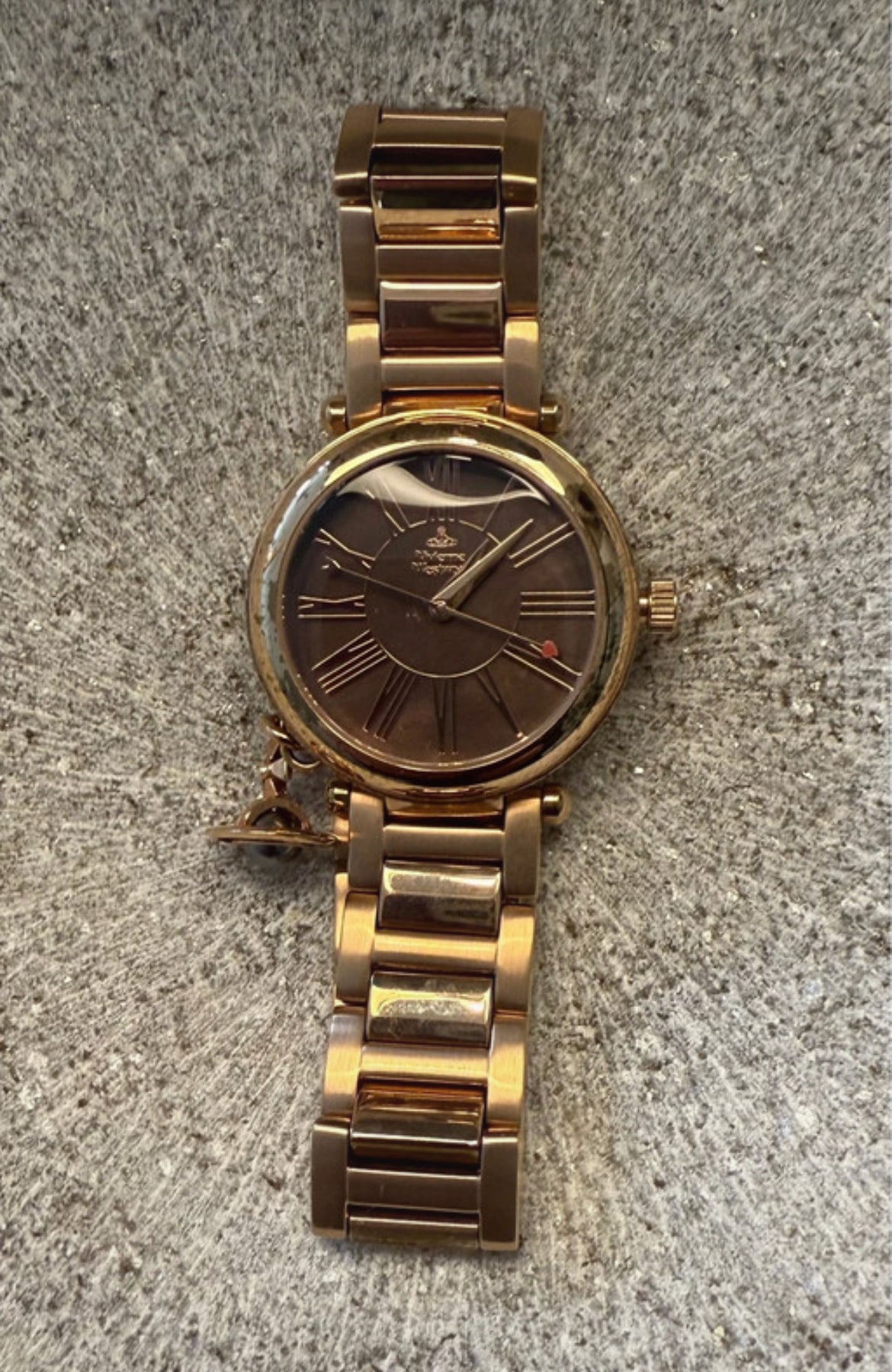 Vivienne Westwood Mother Orb часовник в rose-gold нюанс