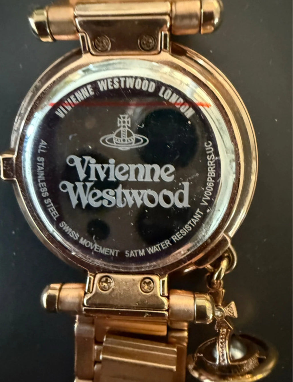Vivienne Westwood Mother Orb часовник в rose-gold нюанс