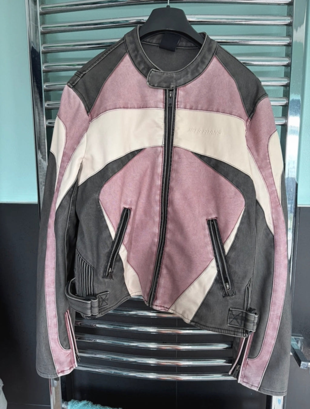 Яке iets frans… by Urban Outfitters в biker / moto стил