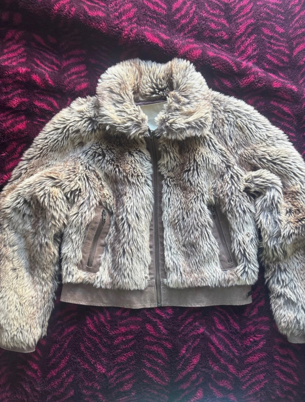 Crafted Cropped Faux Fur яке