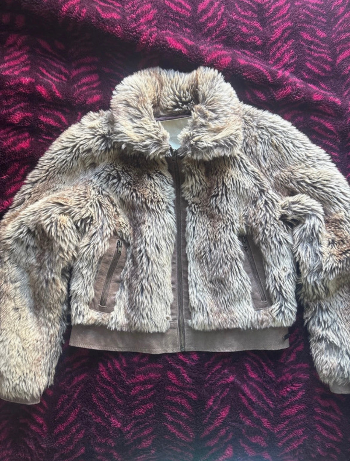 Crafted Cropped Faux Fur яке