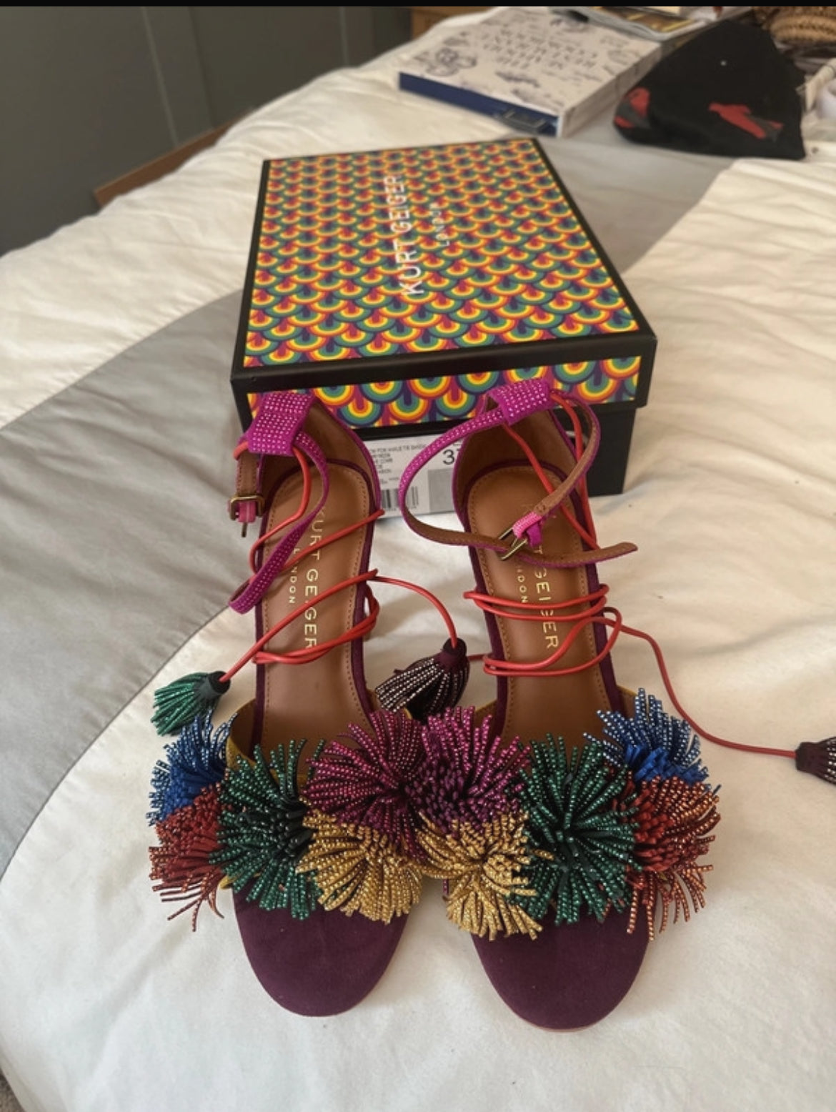 Сандали с ток Kurt Geiger Pom Pom Ankle Tie от естествен велур