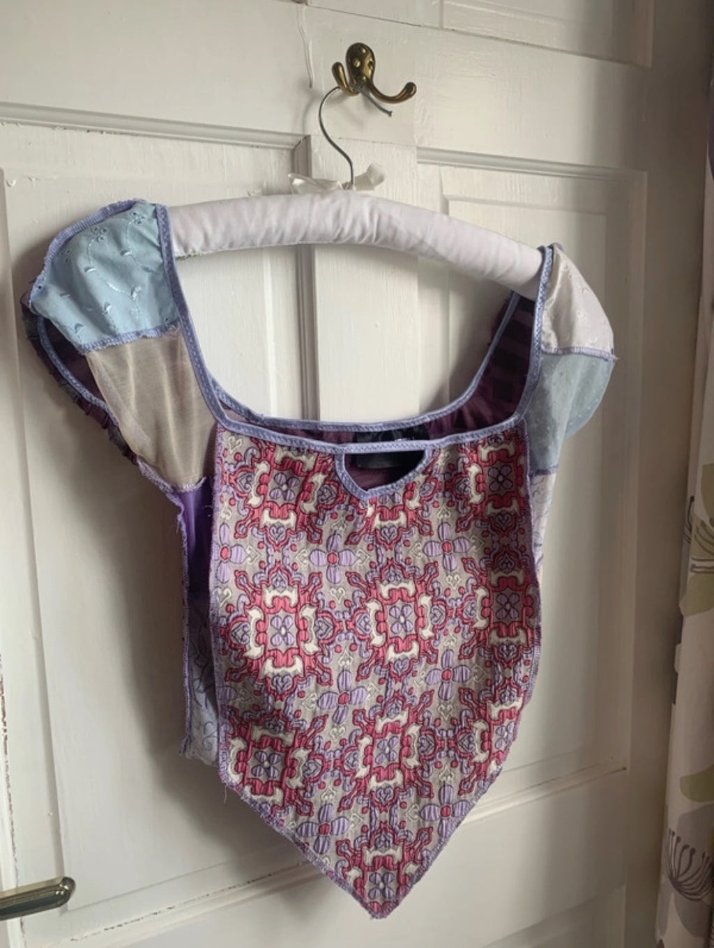 Ръчно изработен one-of-a-kind patchwork топ от RhiDancey