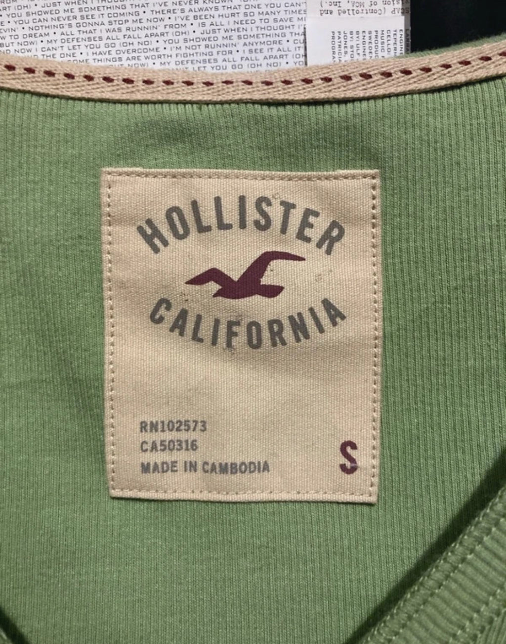 Hollister блуза с къс ръкав и качулка