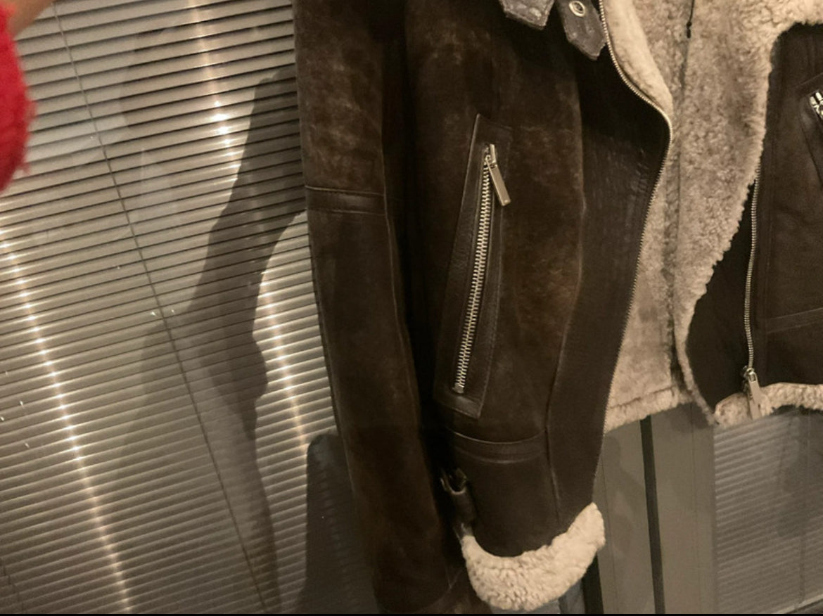 Рядко винтидж авиаторско яке Karen Millen, изработено от естествена овча кожа и естествен shearling косъм от вътрешната страна