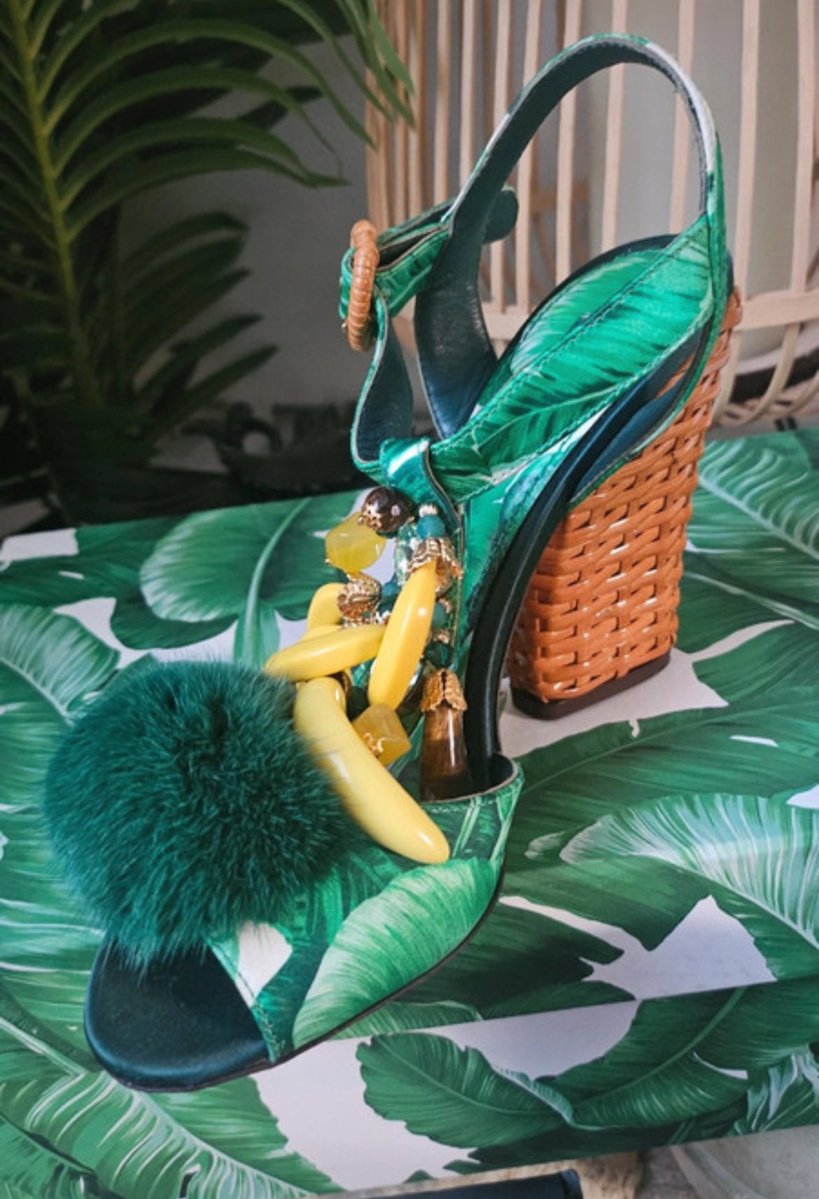 Редки дизайнерски сандали Dolce & Gabbana от емблематичната Tropical колекция