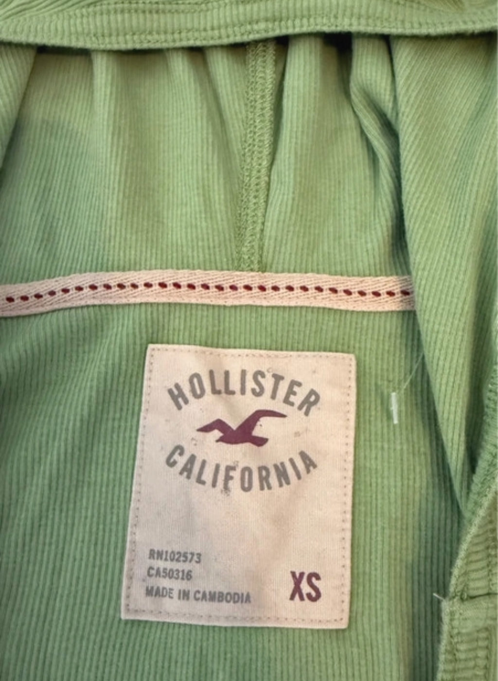 Hollister блуза с къс ръкав и качулка