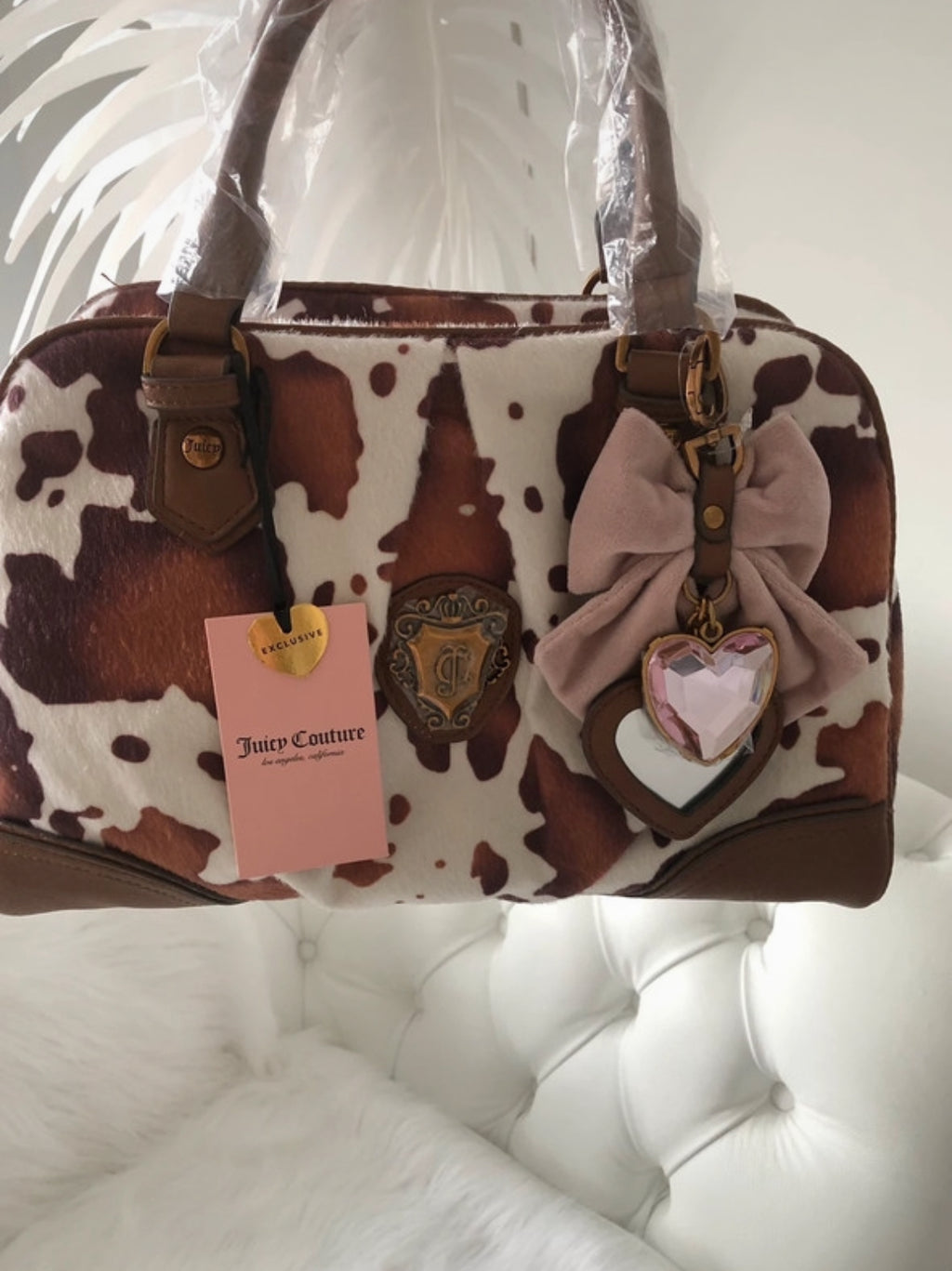 Чанта Juicy Couture Romance Cow Satchel с ефектен косъм с принт тип cow print