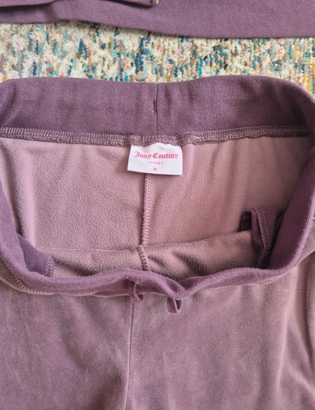 Велурен ангуг Juicy Couture в лилав нюанс