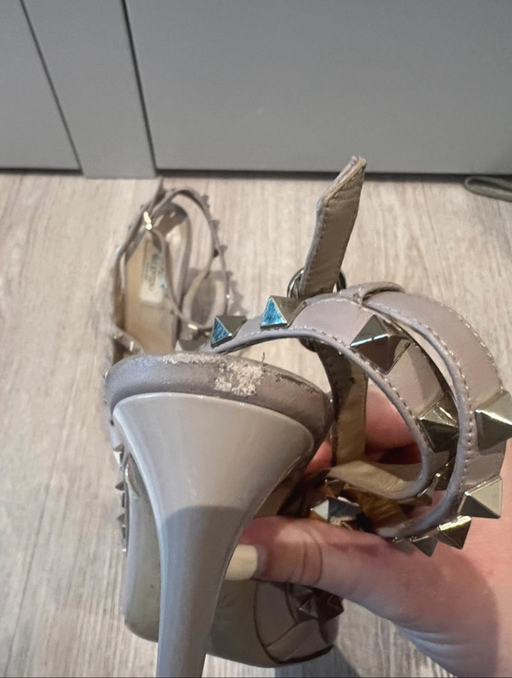 Valentino Garavani Rockstuds обувки на ток - 38,5
