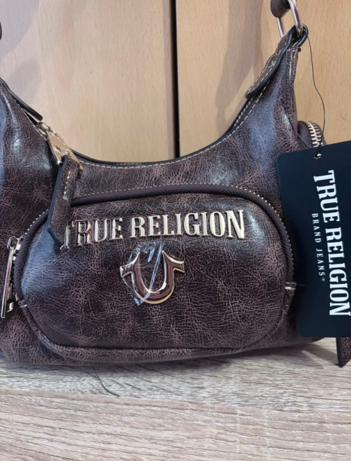 Чанта True Religion в тъмнокафяво с метално лого