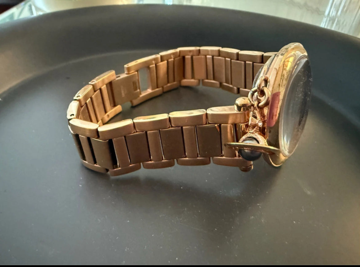 Vivienne Westwood Mother Orb часовник в rose-gold нюанс