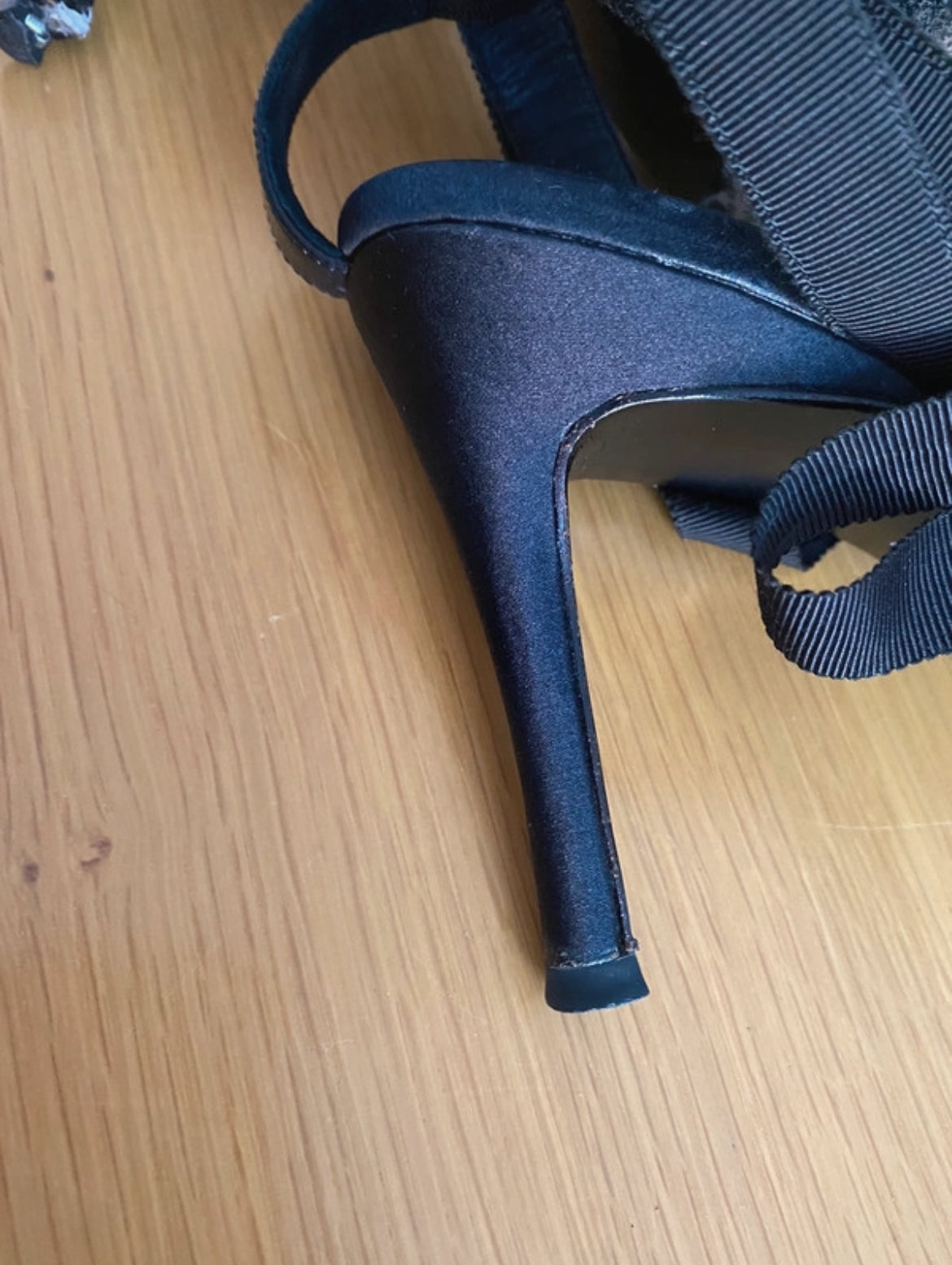 Сатенени обувки Karen Millen