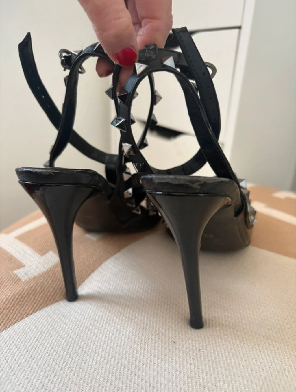 Valentino Garavani Rockstuds обувки на ток - 38