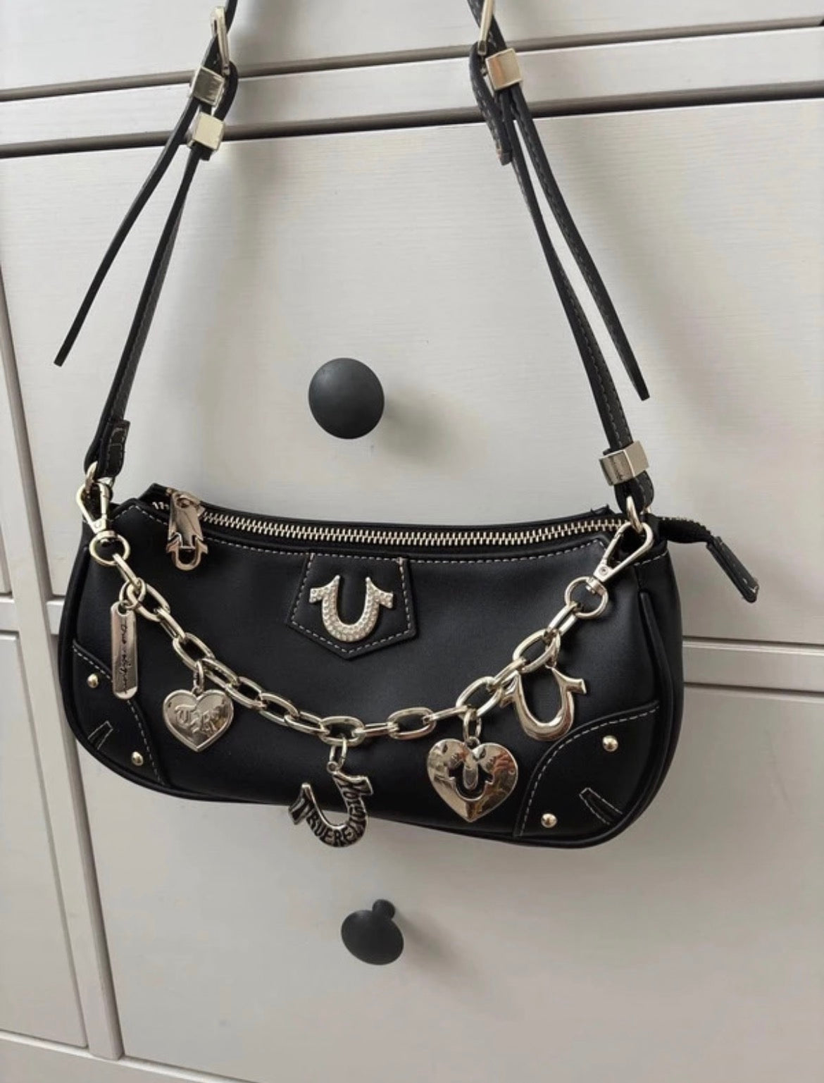 True Religion Black Charm Shoulder чанта