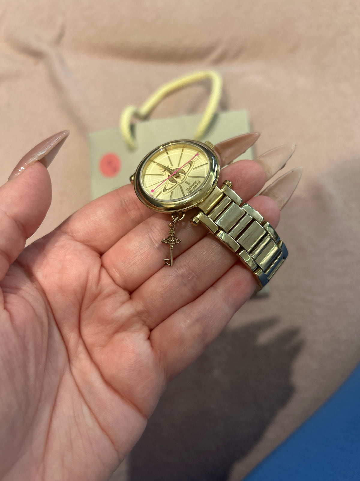 Vivienne Westwood златист часовник