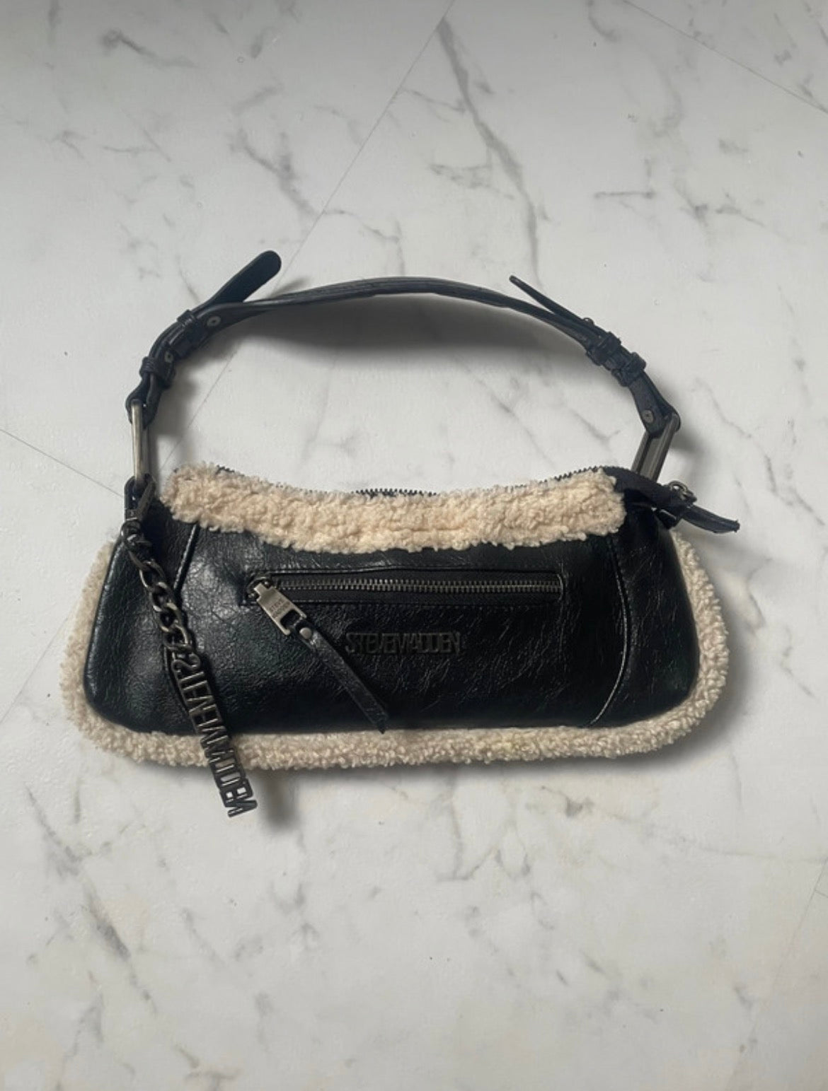 Steve Madden Y2K Faux Fur Shoulder чанта