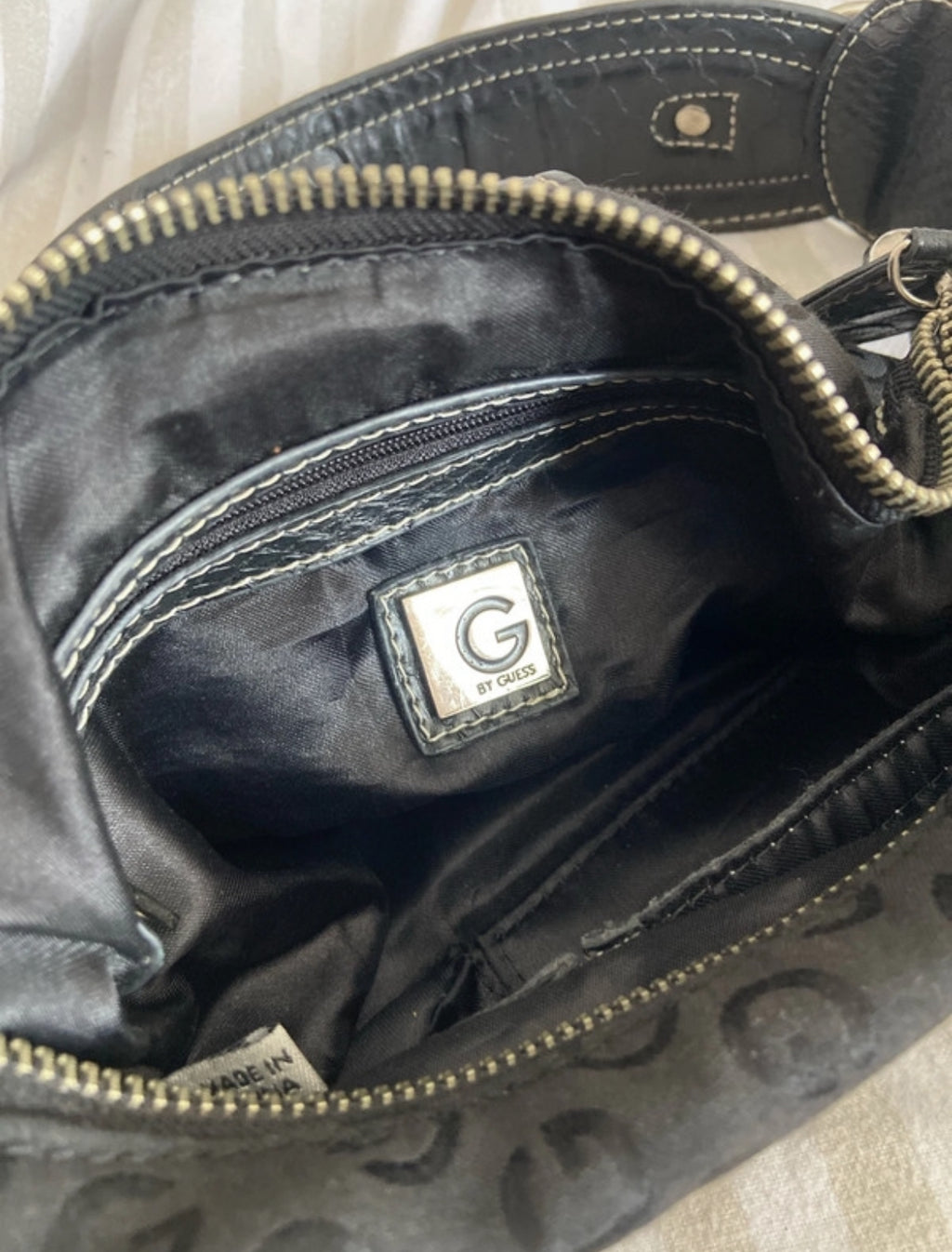 Винтидж чанта G by Guess от началото на 2000-те