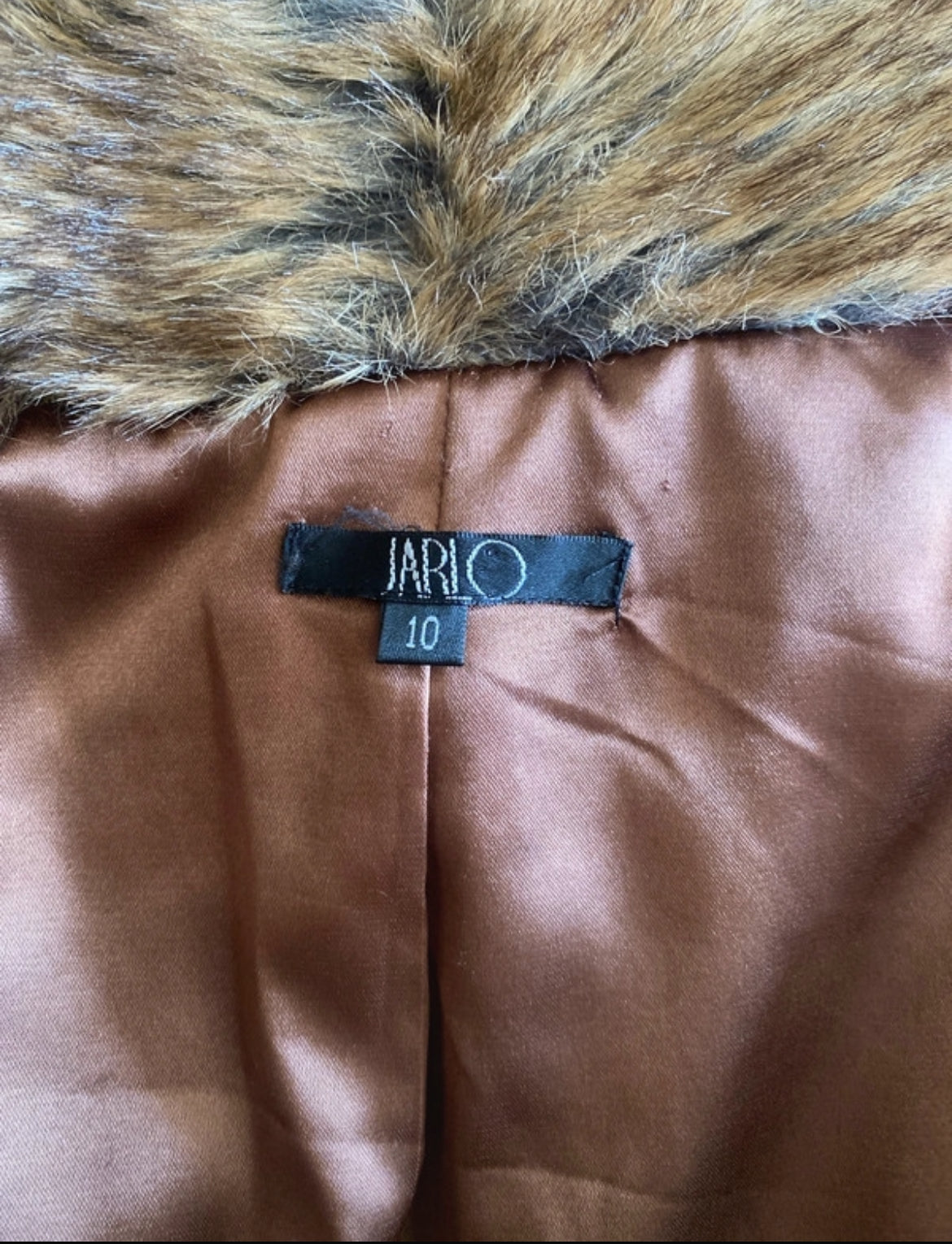 Jarlo Embellished Faux Fur Cropped яке