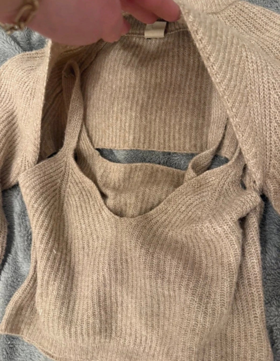 Бежов плетен комплект Urban Outfitters с cut-out дизайн