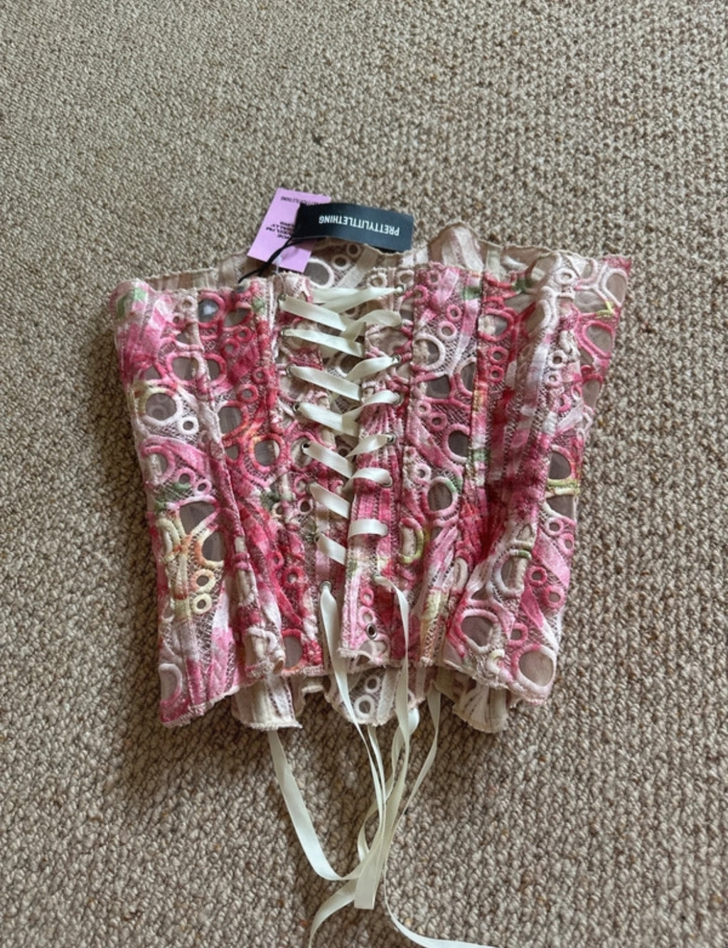 PrettyLittleThing corset top в розово