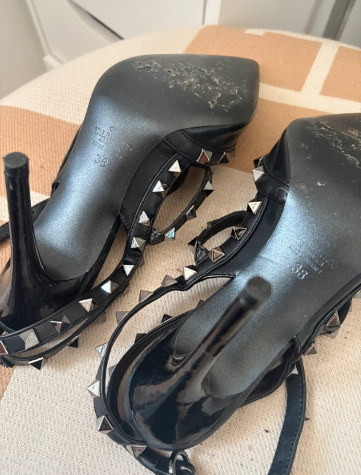Valentino Garavani Rockstuds обувки на ток - 38
