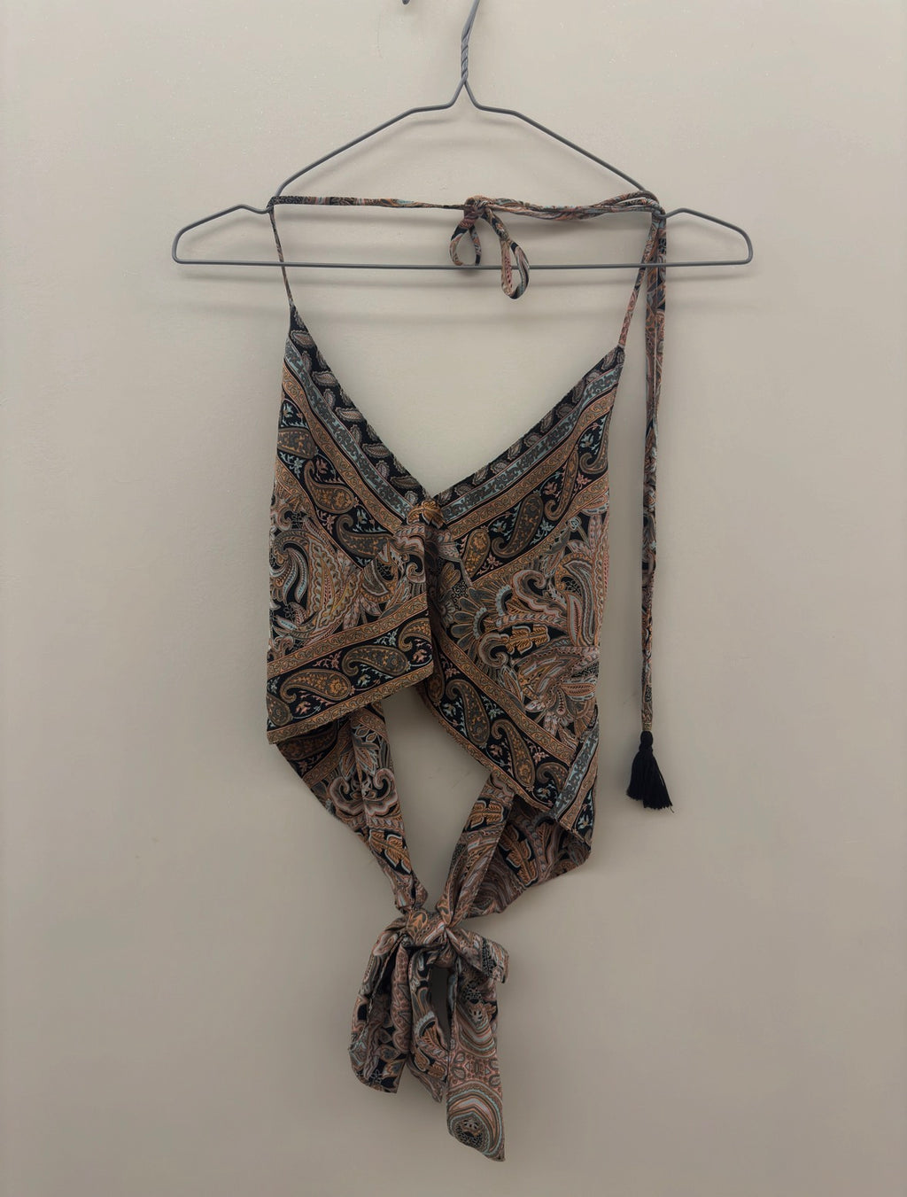 Paisley копринен halter топ