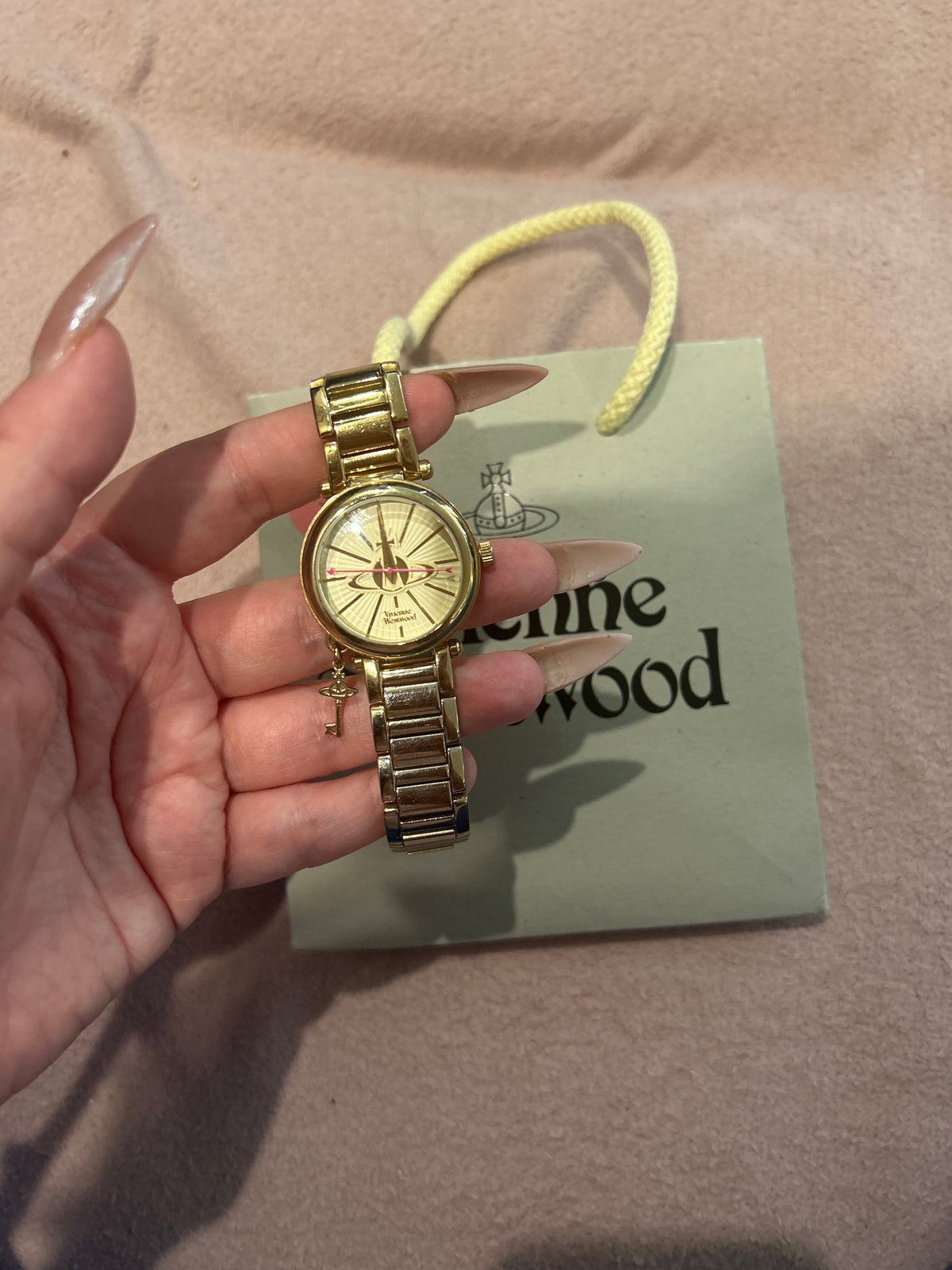 Vivienne Westwood златист часовник