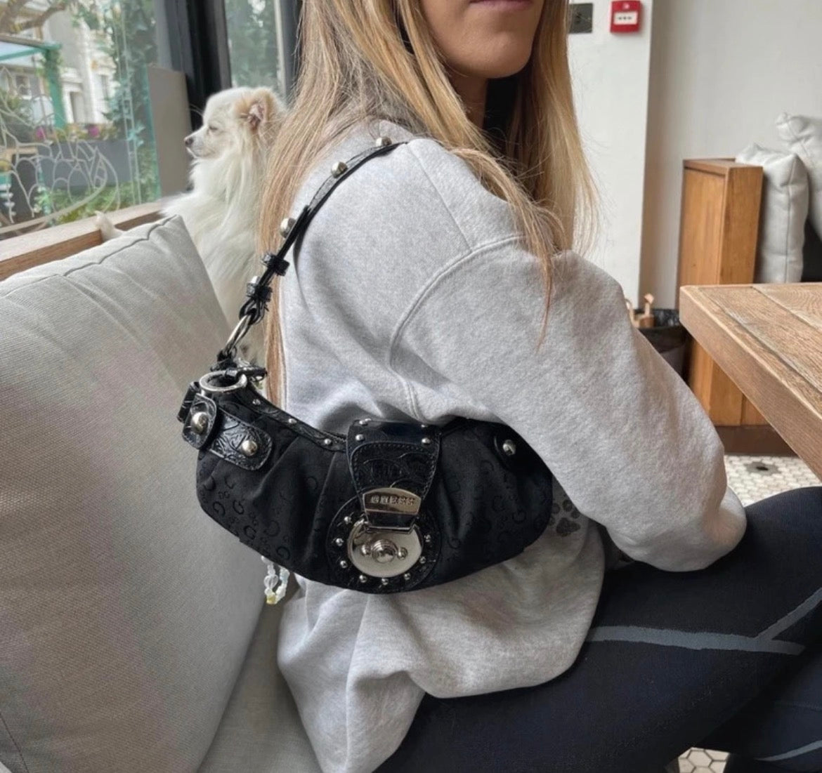Vintage GUESS Monogram Mini Shoulder чанта