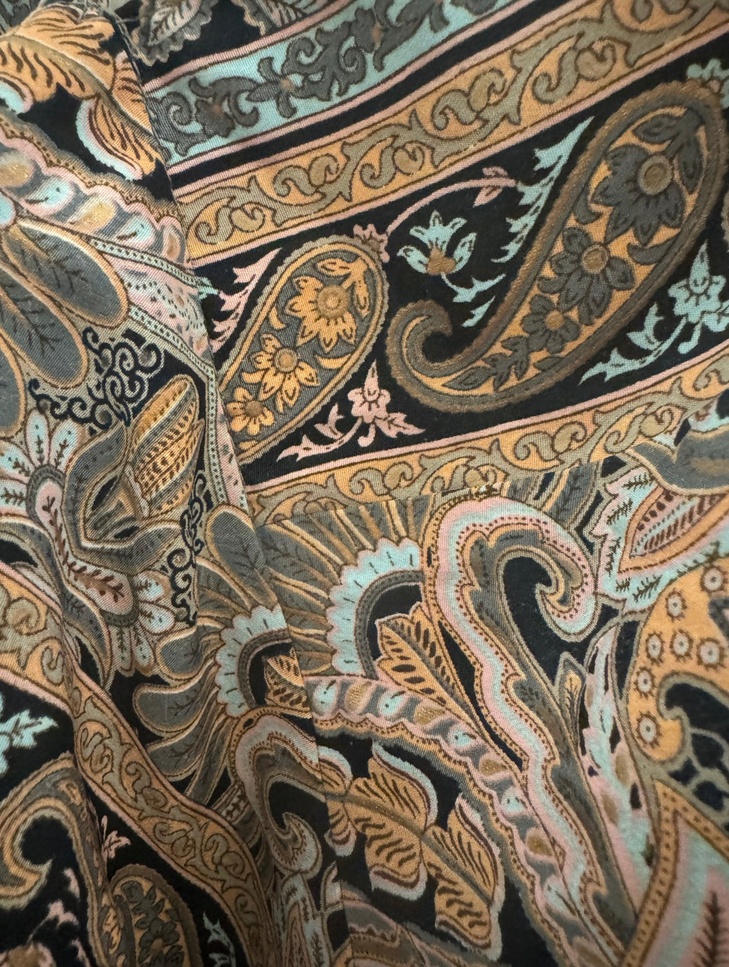 Paisley копринен halter топ