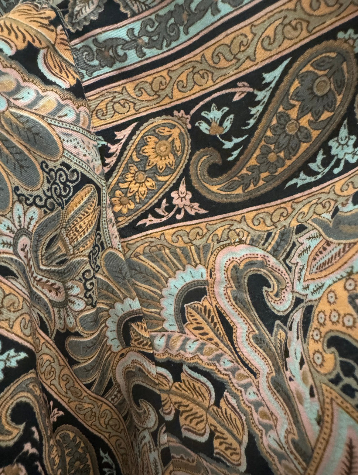 Paisley копринен halter топ