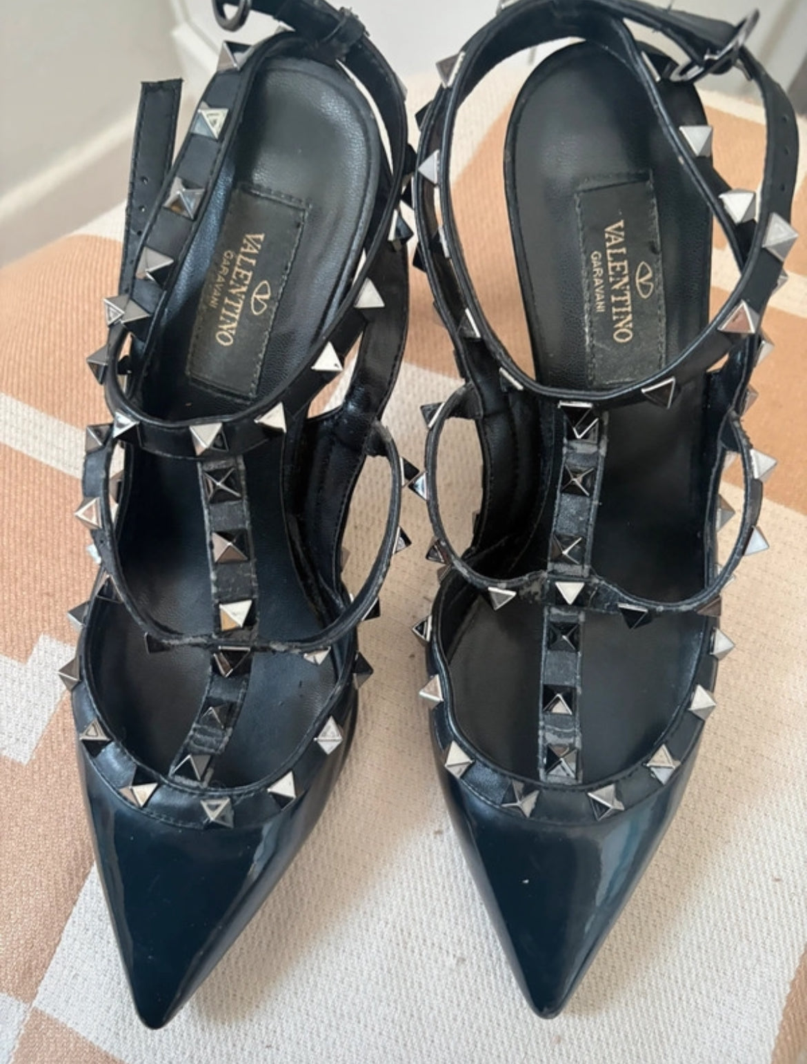 Valentino Garavani Rockstuds обувки на ток - 38