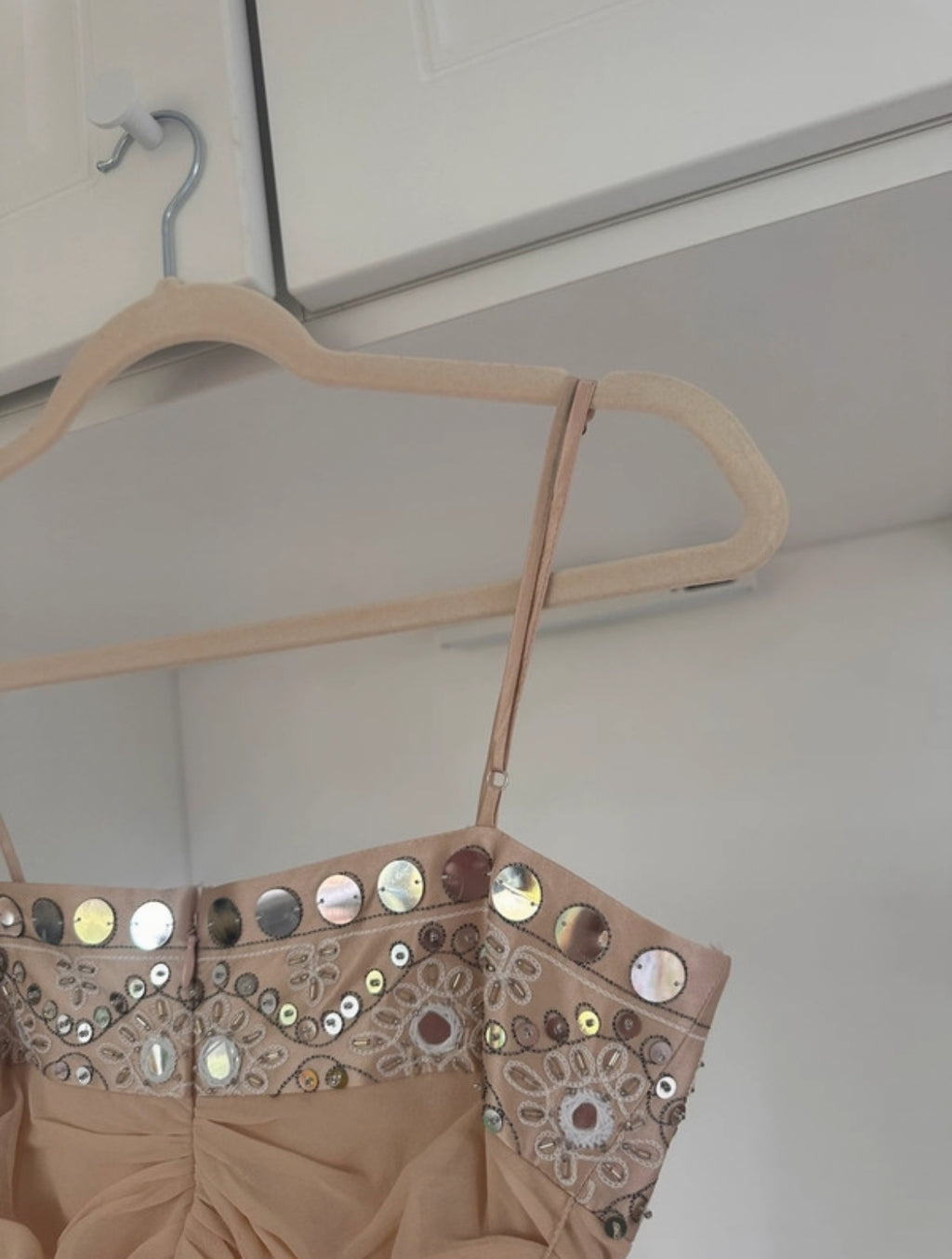 Копринена рокля BCBG Max Azria