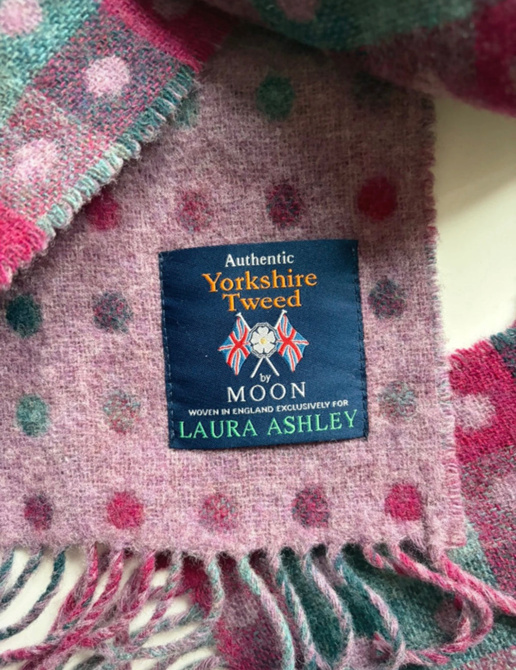 Винтидж двулицев шал Laura Ashley в розово и зелено