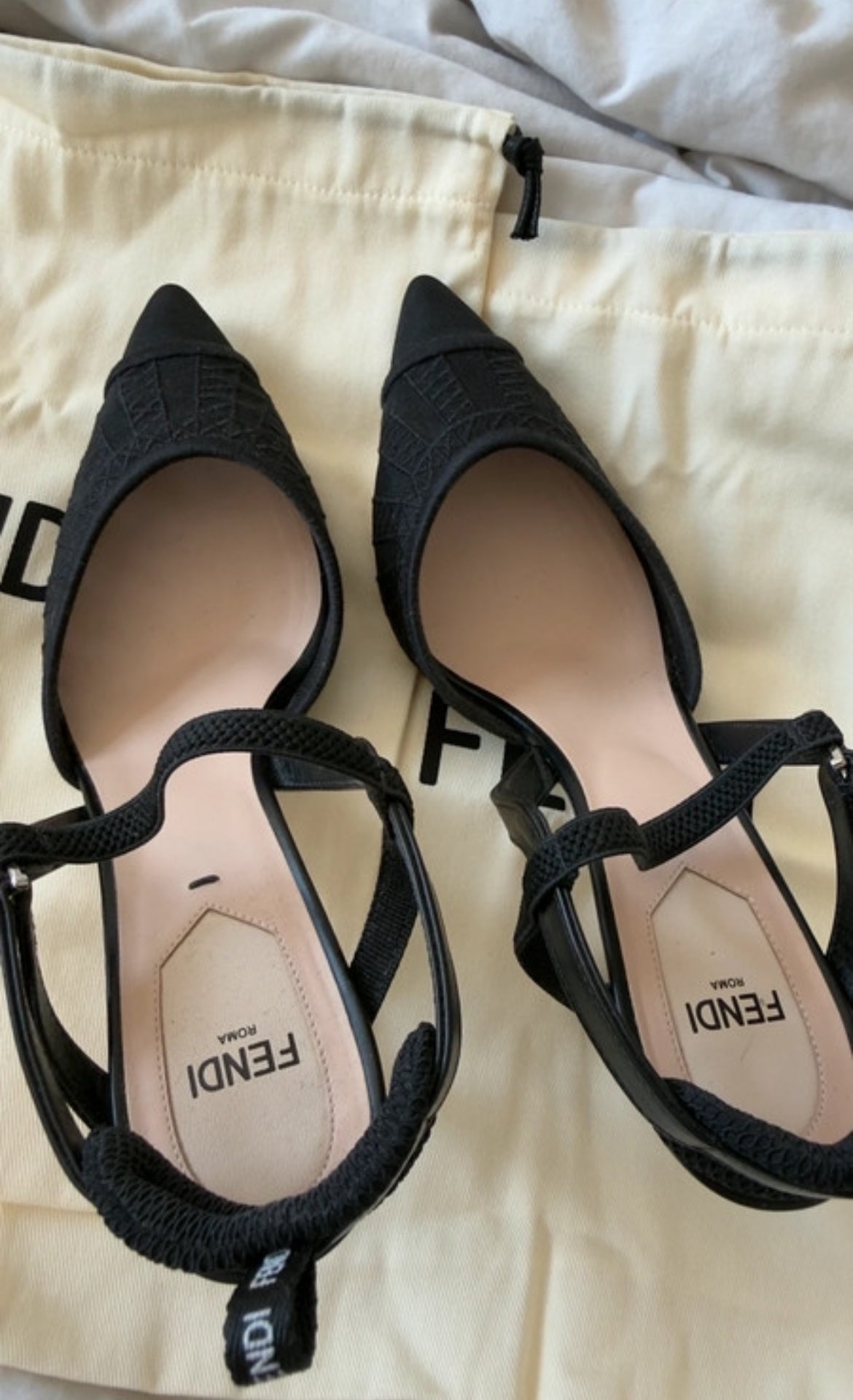 Fendi Colibrì Slingback обувки на ток