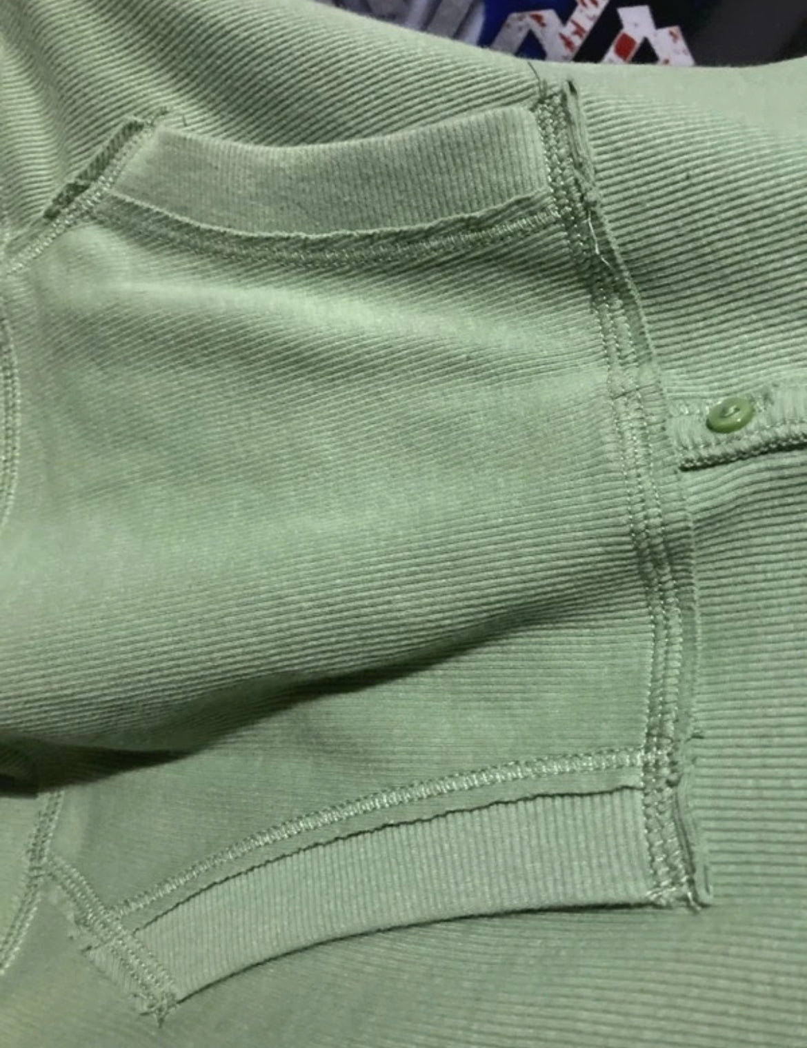 Hollister блуза с къс ръкав и качулка