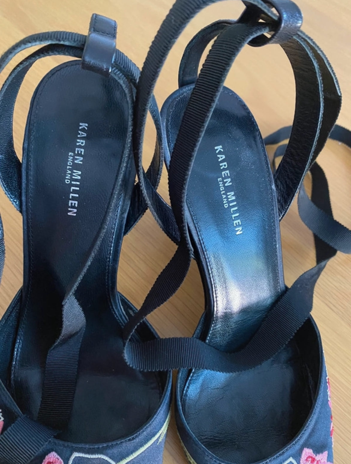 Сатенени обувки Karen Millen