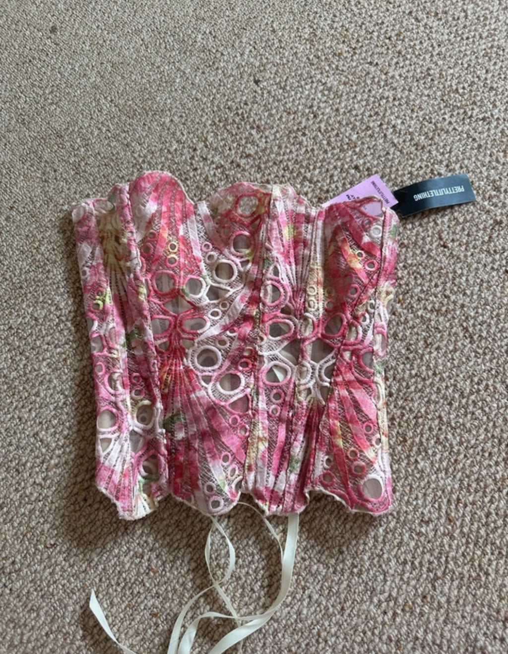 PrettyLittleThing corset top в розово