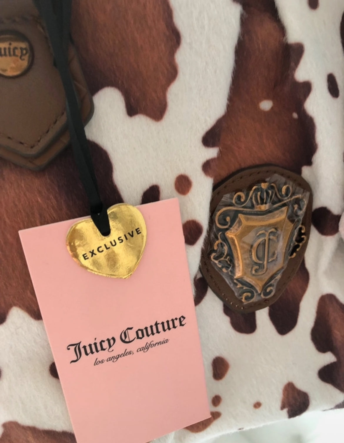 Чанта Juicy Couture Romance Cow Satchel с ефектен косъм с принт тип cow print