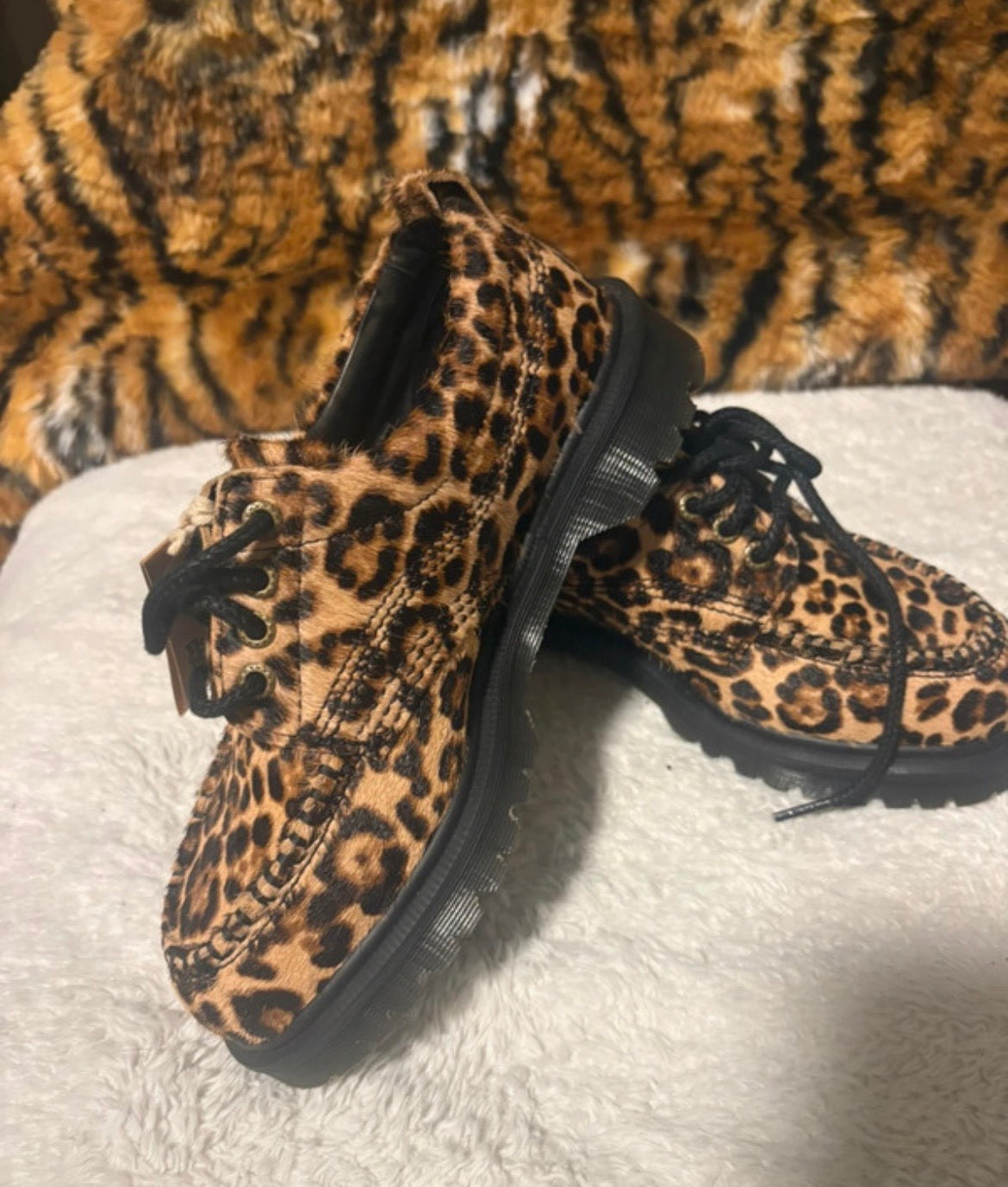 Dr. Martens – Леопардови обувки с косъм