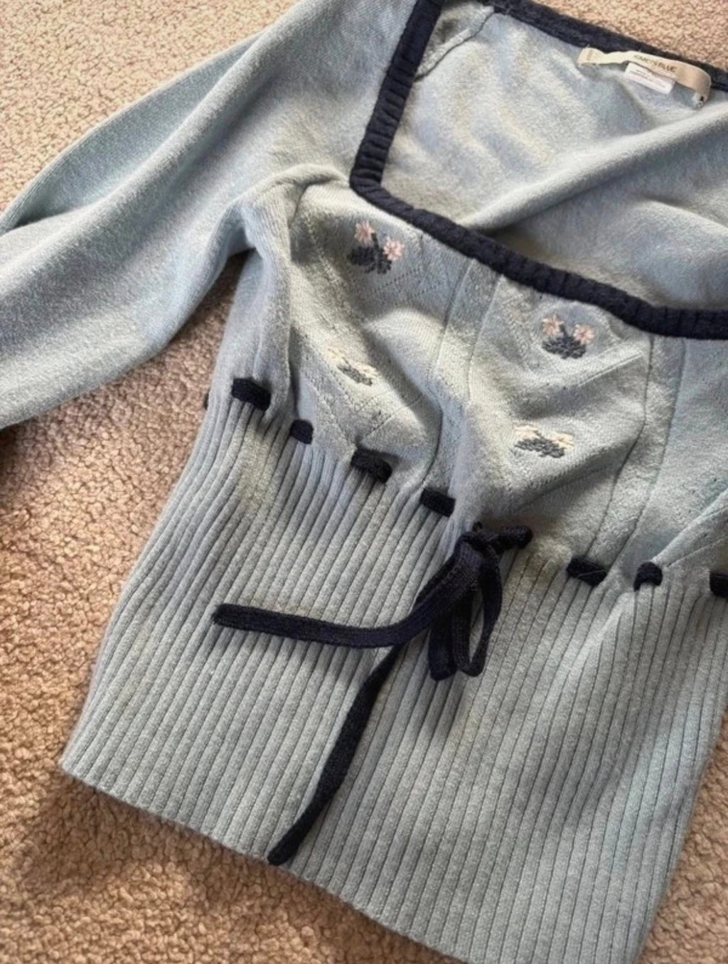 Kimchi Blue Embroidered Knit топ